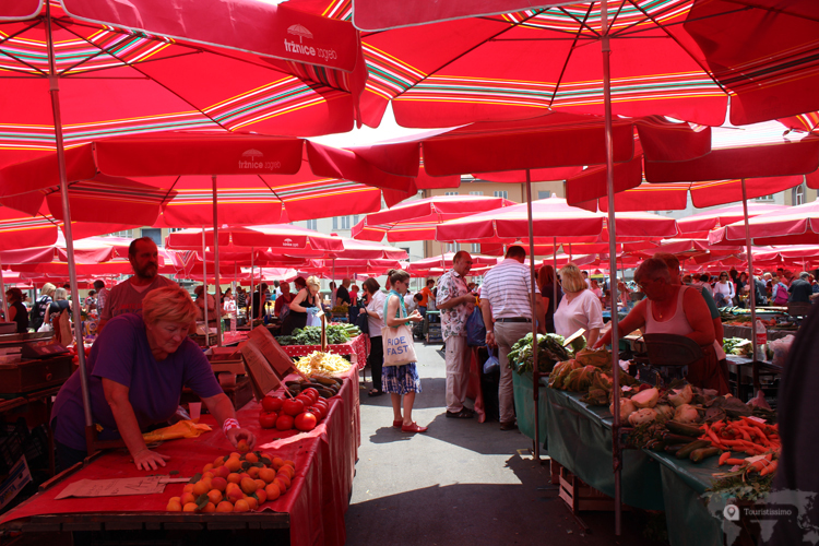 Le marché des fruits et légumes à Zagreb